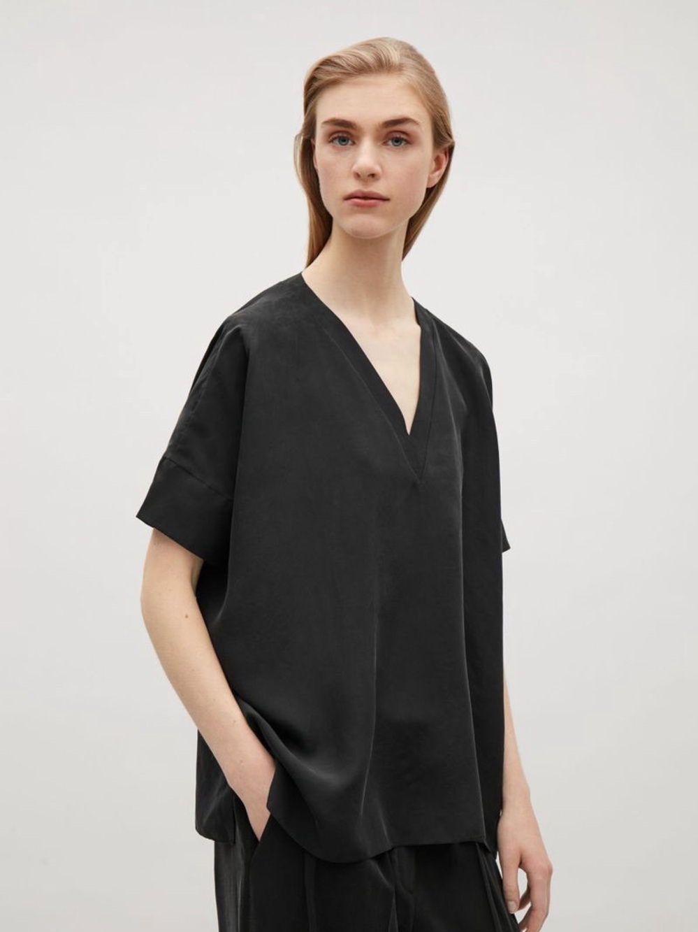 NWT COS 100% Lyocell Black V-Neck Oversized Lounge Tunic Top With Tie String